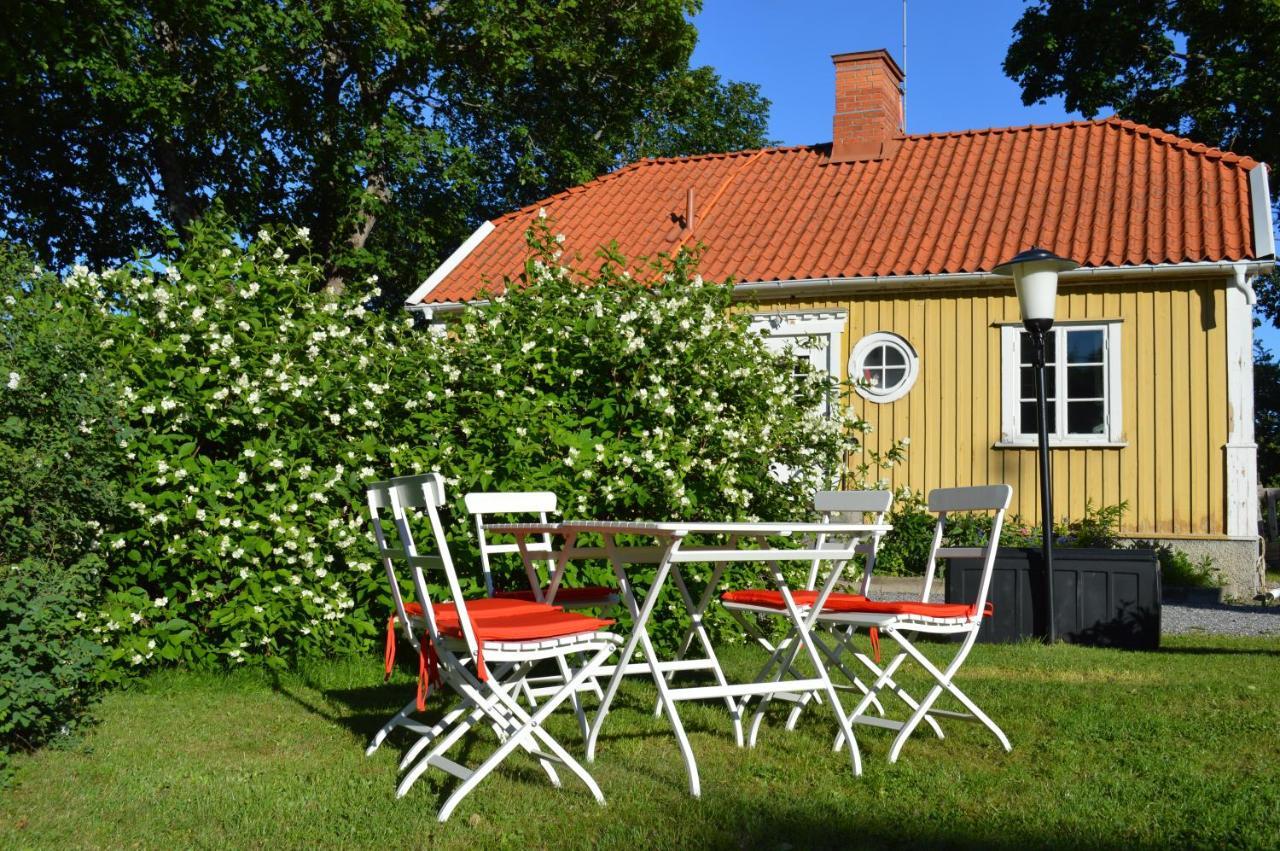 Malmgardens Vandrarhem B&B Strangnas Bagian luar foto